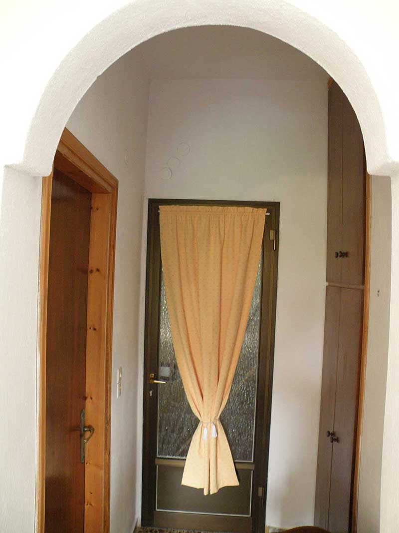 Τρίκλινο δωμάτιο 2