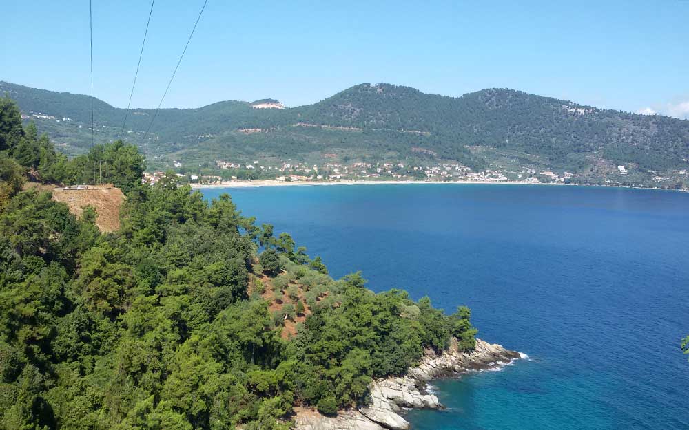 Η παραλία Σκάλα Ποταμιάς στη Θάσο